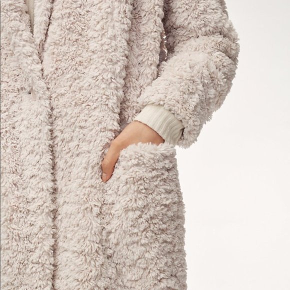 Aritzia Off-White Teddy Jacket - Picture 4 of 11